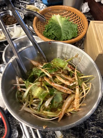 팔봉산 꺼먹돼지